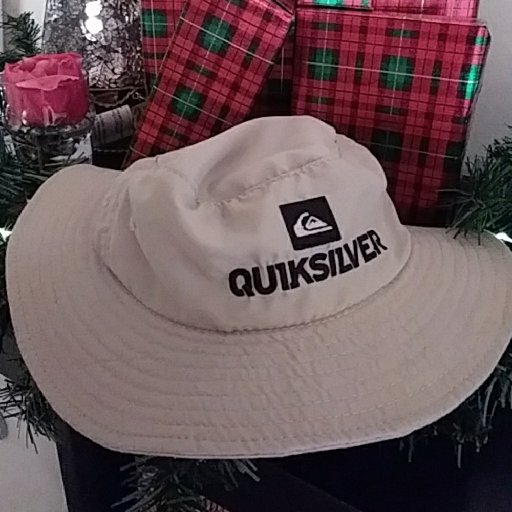 Quiksilver Infant/toddler tan beach sun hat NWOT
